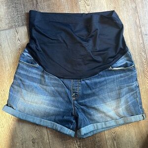 Liz Lange Maternity Denim midi jean shorts L 12/14